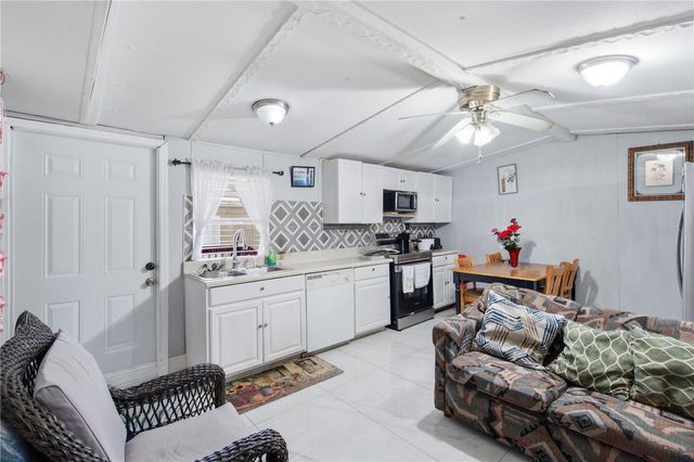 132 NEWBURY DRIVE, Tampa, FL 33615