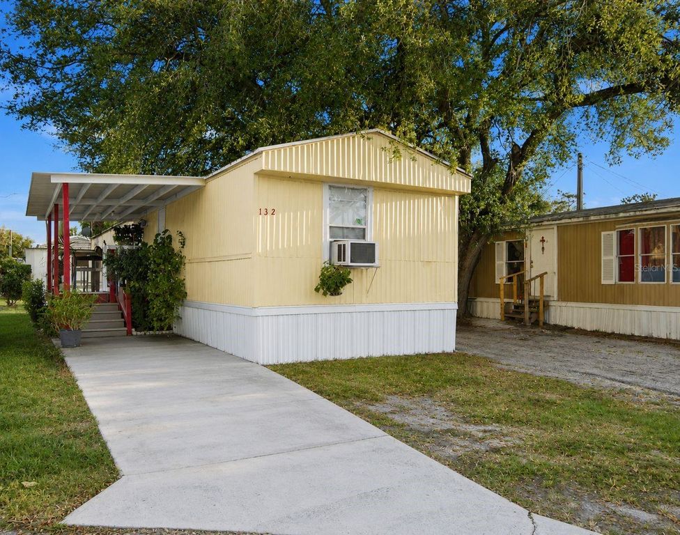 132 NEWBURY DRIVE, Tampa, FL 33615