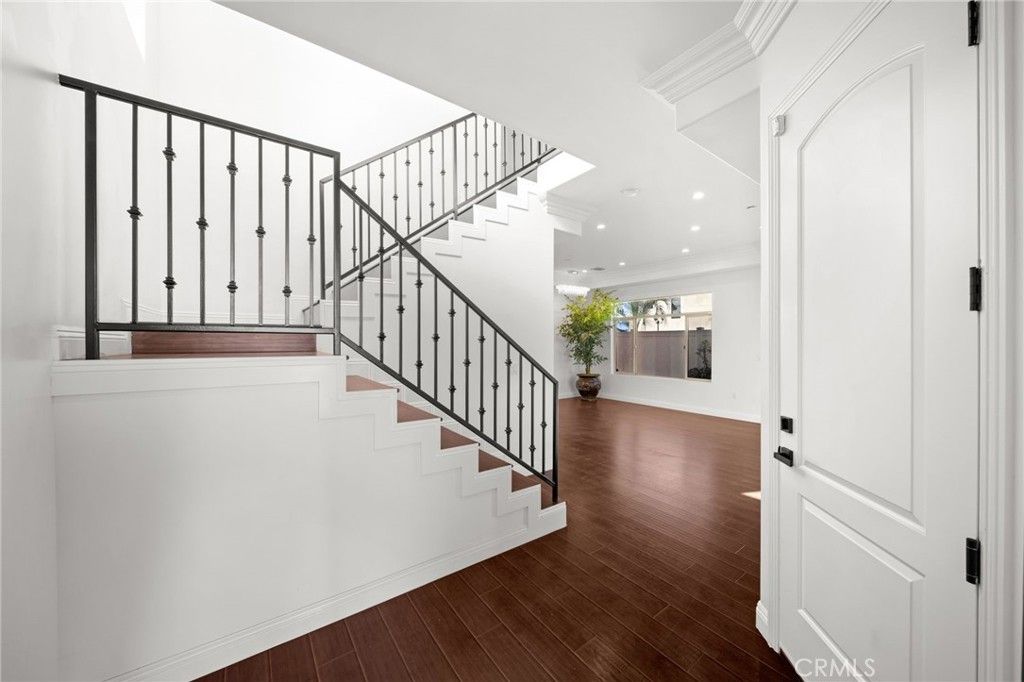 Image 3 of property listing at 7615 Ani, North Hollywood, CA 91605