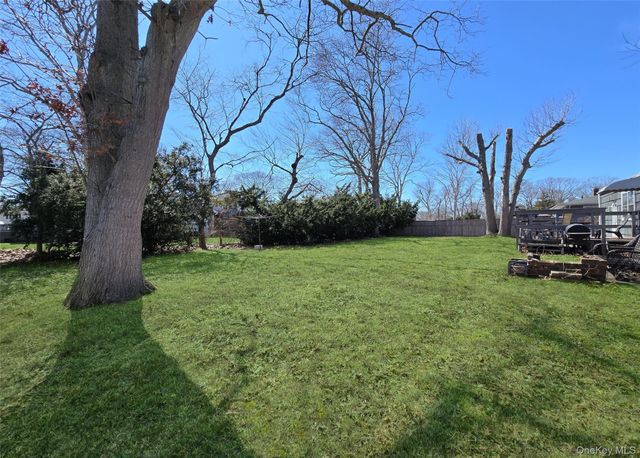 138 E Madison Street, East Islip, NY 11730