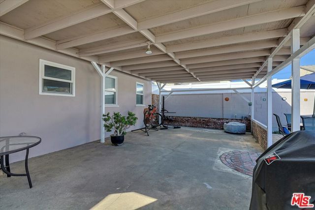 1118 N Niagara Street, Burbank, CA 91505