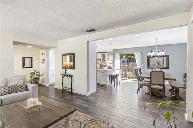 938 W Laurel, Colton, CA 92324