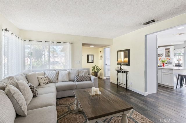 938 W Laurel, Colton, CA 92324