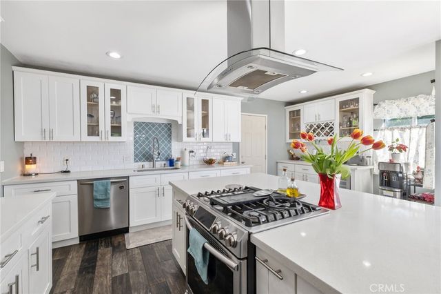 938 W Laurel, Colton, CA 92324