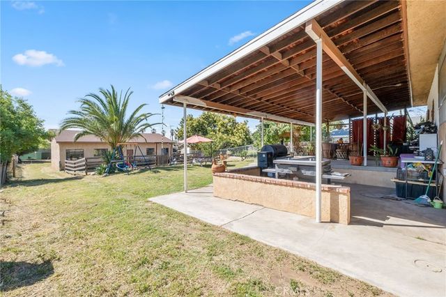 938 W Laurel, Colton, CA 92324