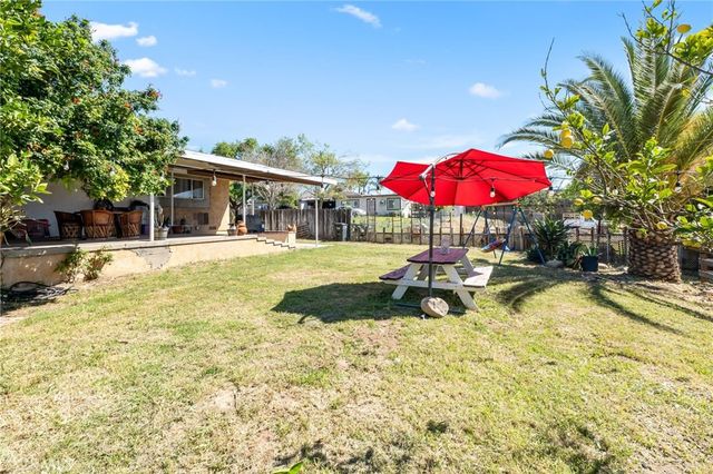 938 W Laurel, Colton, CA 92324