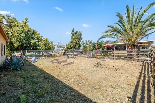 938 W Laurel, Colton, CA 92324