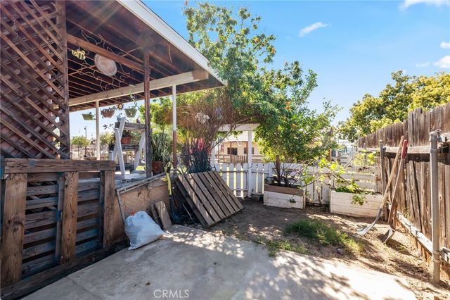 938 W Laurel, Colton, CA 92324