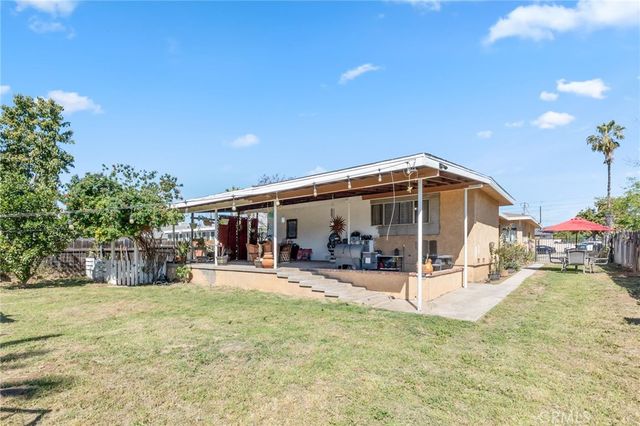 938 W Laurel, Colton, CA 92324