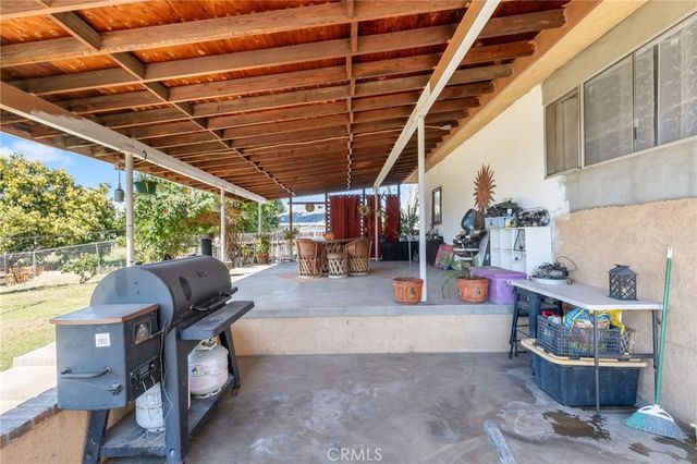 938 W Laurel, Colton, CA 92324