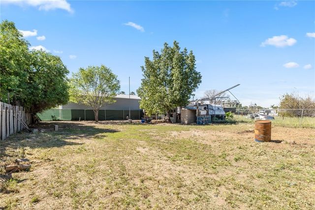 938 W Laurel, Colton, CA 92324