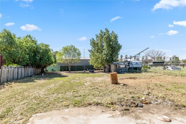 938 W Laurel, Colton, CA 92324