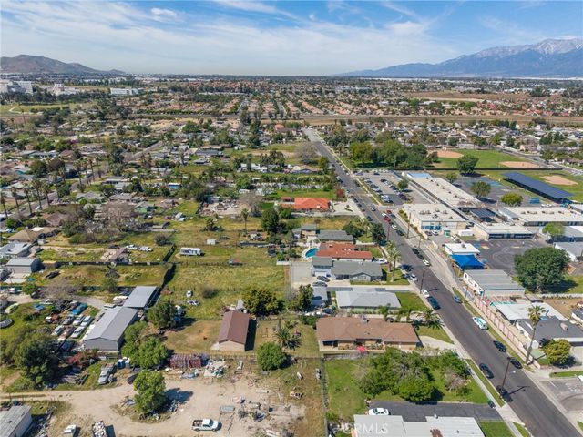 938 W Laurel, Colton, CA 92324