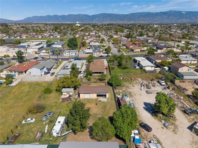 938 W Laurel, Colton, CA 92324