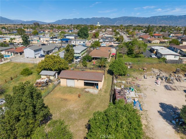 938 W Laurel, Colton, CA 92324