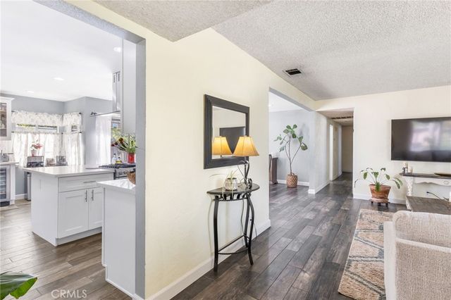 938 W Laurel, Colton, CA 92324