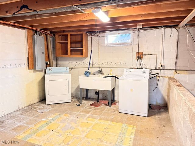 191 W Mcconnell Avenue, Wintersville, OH 43953