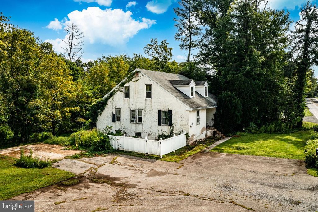 45 RIDGE RD, PHOENIXVILLE, PA 19460 — photo 2