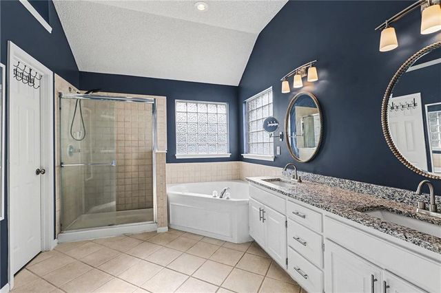 6105 Noreston Street, Shawnee, KS 66218