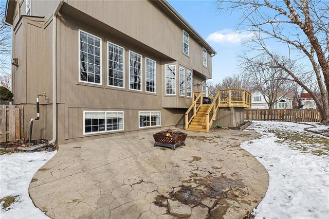 6105 Noreston Street, Shawnee, KS 66218