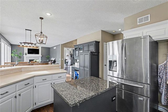 6105 Noreston Street, Shawnee, KS 66218