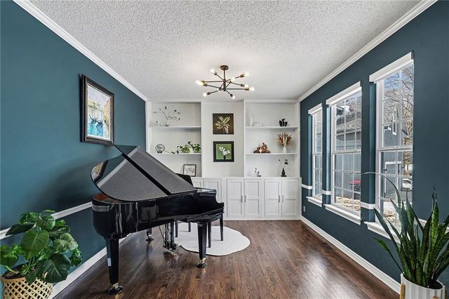 6105 Noreston Street, Shawnee, KS 66218