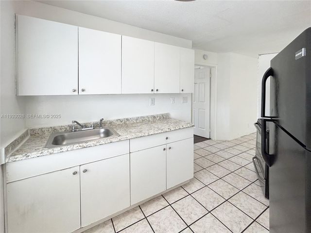 3049 NW 9th Ave 6, Wilton Manors, FL 33311