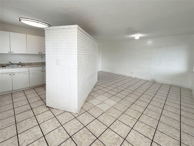 3049 NW 9th Ave 6, Wilton Manors, FL 33311