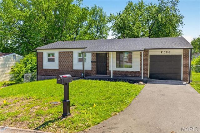 2508 Countess Drive, St Louis, MO 63136