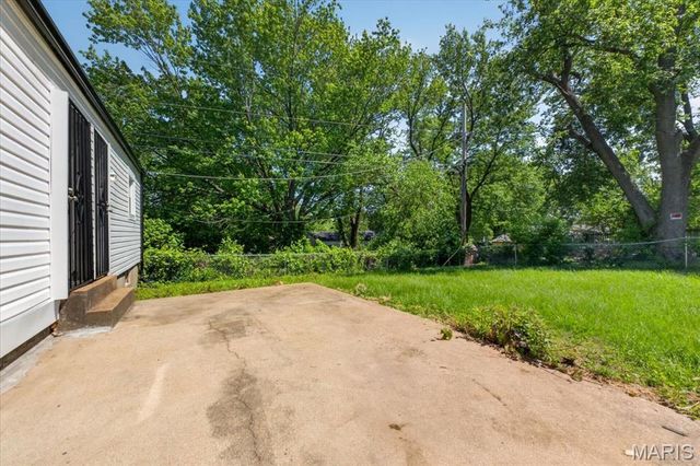 2508 Countess Drive, St Louis, MO 63136