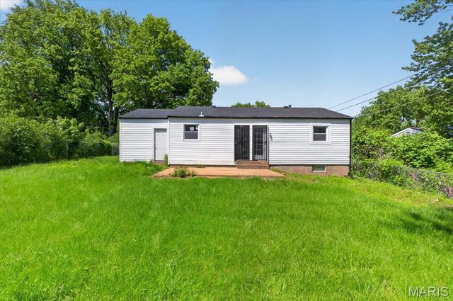 2508 Countess Drive, St Louis, MO 63136