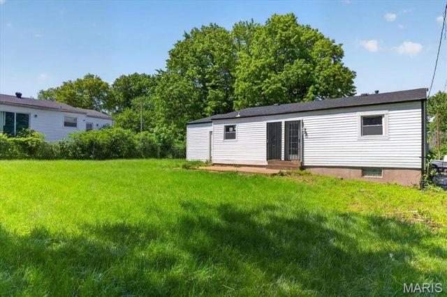 2508 Countess Drive, St Louis, MO 63136