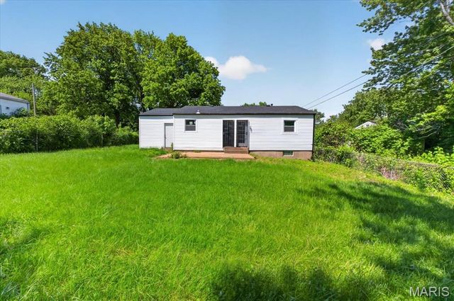 2508 Countess Drive, St Louis, MO 63136