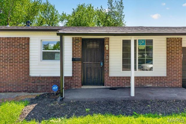 2508 Countess Drive, St Louis, MO 63136