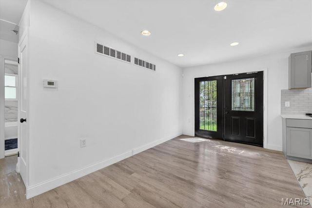 2508 Countess Drive, St Louis, MO 63136