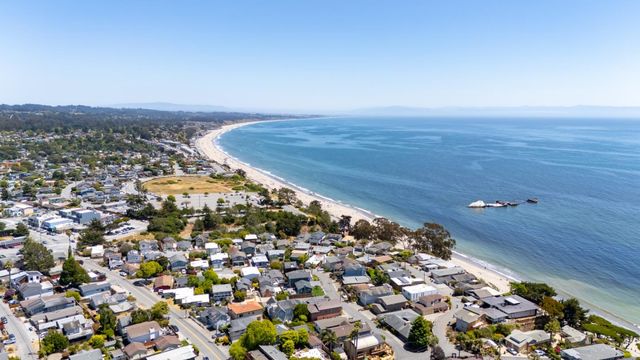 423 Hillcrest Drive, Aptos, CA 95003