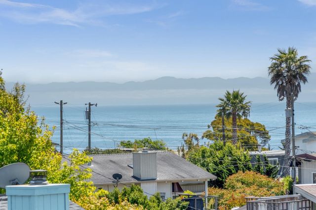 423 Hillcrest Drive, Aptos, CA 95003