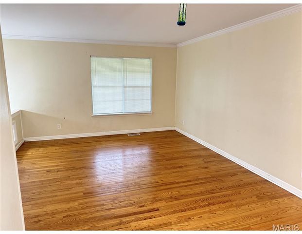 1460 Fox Run Drive, Florissant, MO 63033