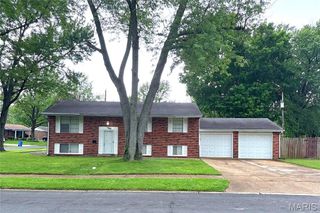 1460 Fox Run Drive, Florissant, MO 63033
