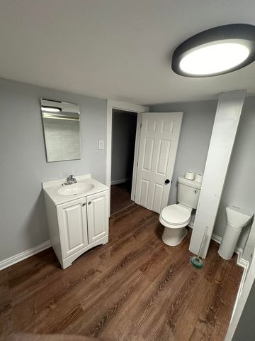 3904 W Montrose Avenue, Chicago, IL 60618