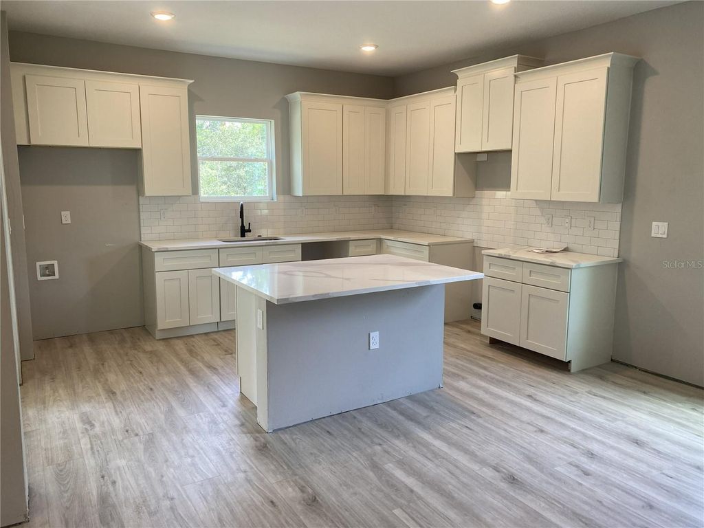 Image 6 of property listing at 0000 NIGHTINGALE LOT 10 ROAD, Spring Hill, FL 34613