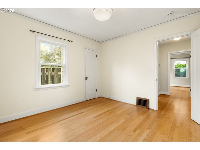 1915 Ne 56TH Ave, Portland, OR 97213