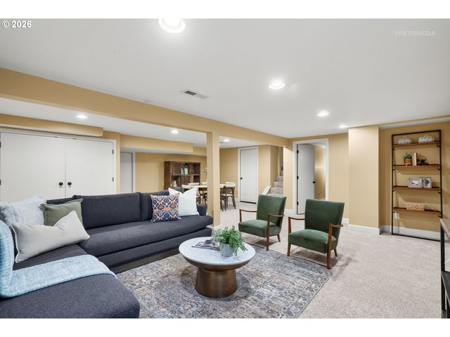 1915 Ne 56TH Ave, Portland, OR 97213