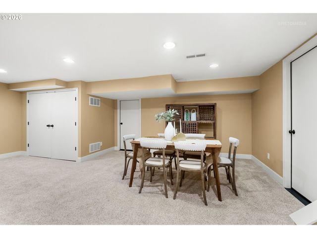 1915 Ne 56TH Ave, Portland, OR 97213