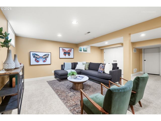 1915 Ne 56TH Ave, Portland, OR 97213