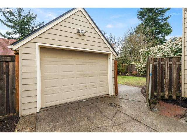 1915 Ne 56TH Ave, Portland, OR 97213