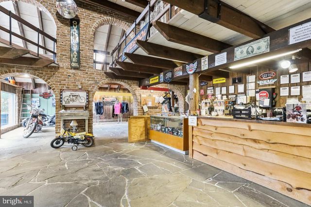 6210 CHAMBERSBURG RD, Fayetteville, PA 17222