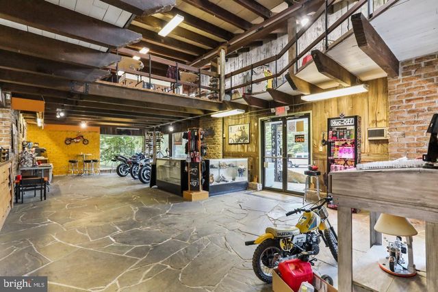 6210 CHAMBERSBURG RD, Fayetteville, PA 17222