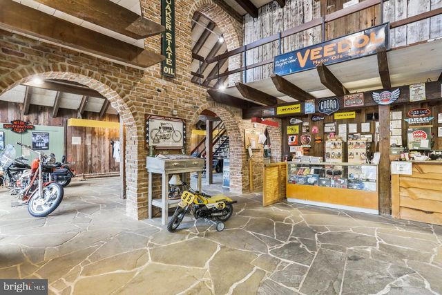 6210 CHAMBERSBURG RD, Fayetteville, PA 17222