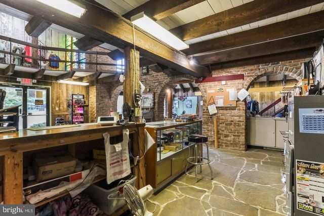 6210 CHAMBERSBURG RD, Fayetteville, PA 17222